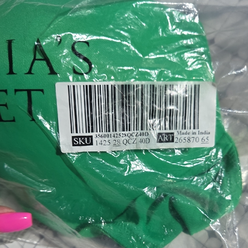 Victoria's Secret Vibrant Green Bra - Picture 5 of 5